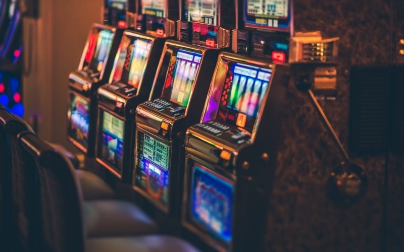 Chiến thuật khai thác lỗ hổng thuật toán để tối ưu lợi nhuận